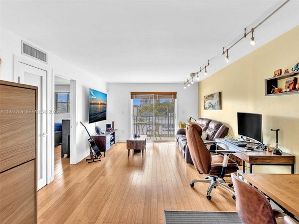 1236 Alton Rd, Unit 402, Miami Beach, FL 33139