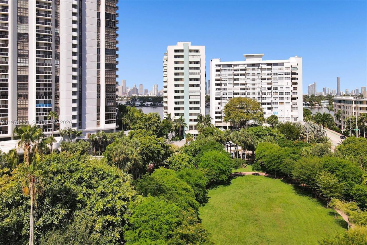 5 Island Ave, Unit 2C, Miami Beach, FL 33139 Photo