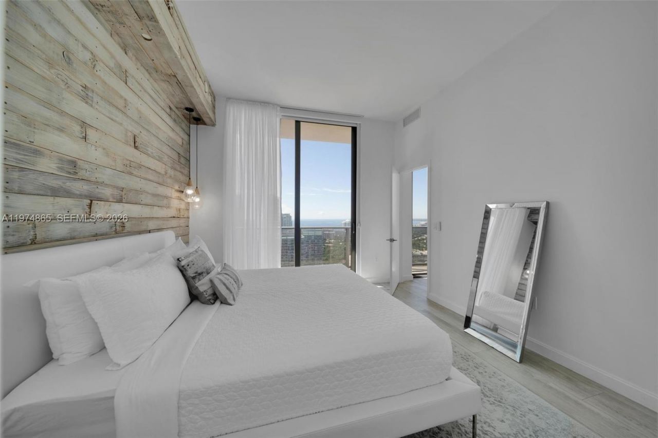 55 SW 9th St , Unit 4406, Miami, FL 33130 Photo