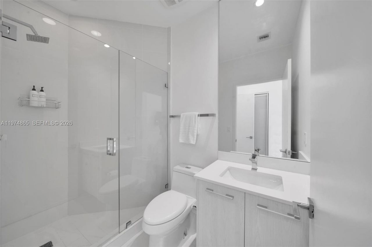 55 SW 9th St , Unit 4406, Miami, FL 33130 Photo