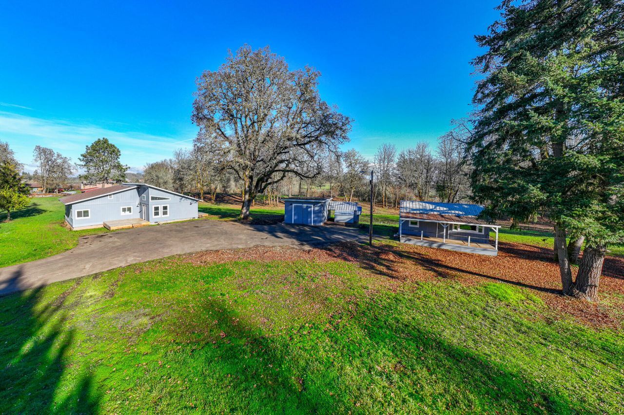 93541 Territorial Highway, Junction City, OR 97448 Main Photo