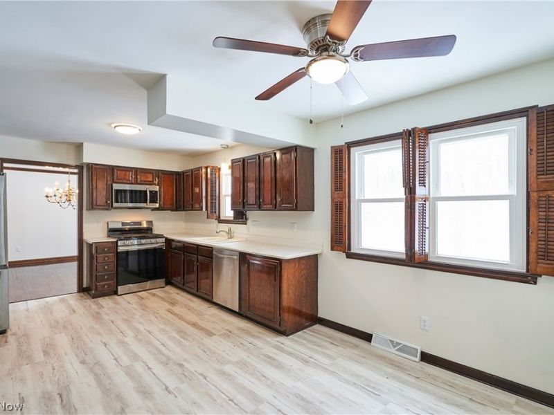 8712 Bradford Lane, Brecksville, OH 44141 Photo 9