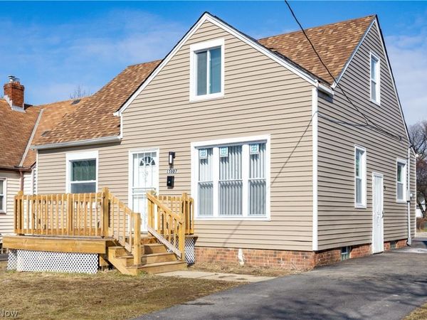 15807 Westview Avenue , Cleveland, OH 44128
