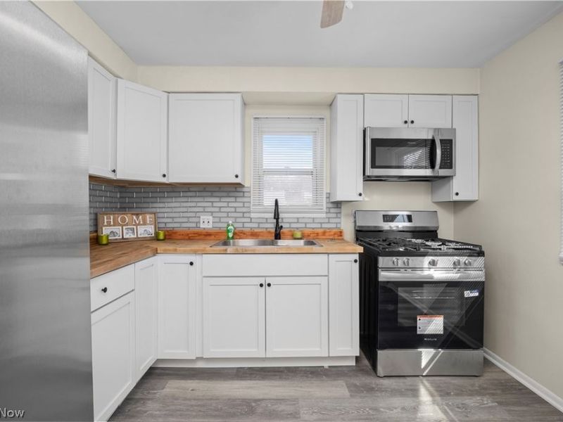 15807 Westview Avenue , Cleveland, OH 44128 Photo 10