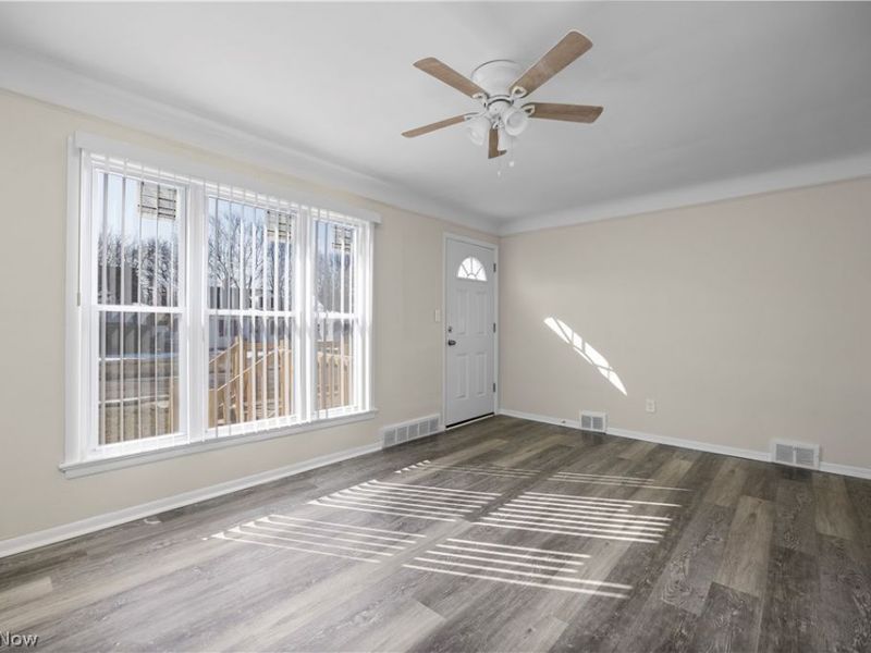 15807 Westview Avenue , Cleveland, OH 44128 Photo 6