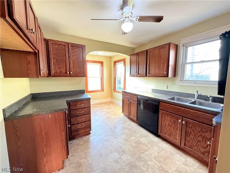 837 Eastland Avenue , Akron, OH 44305 Photo 11