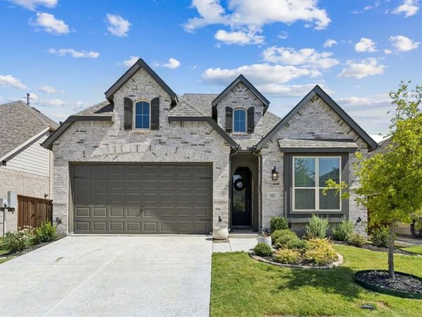 1925 Pelham Drive, Aubrey, TX 76227