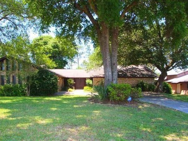 8874 Burning Tree Rd, Pensacola, FL 32514