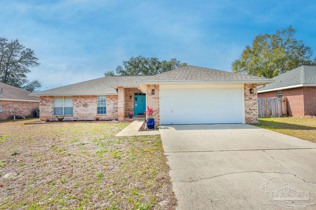 6935 Kapok Dr, Milton, FL 32583 Main Photo