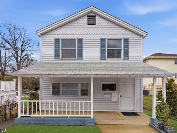 2455 3Rd St, Fort Lee, NJ 07024