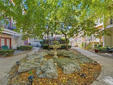 1111 W 46th Street, Unit 32, Kansas City, MO 64112