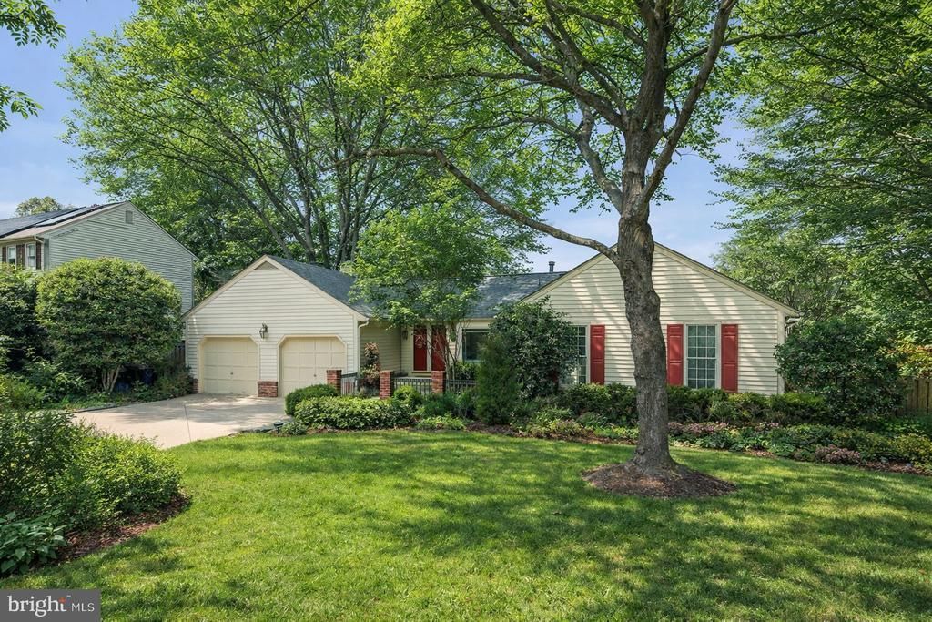 9201 Copenhaver Drive, Potomac, MD 20854 Main Photo