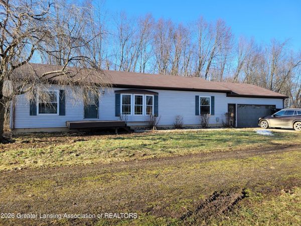 23667 17 Mile Road, Bellevue, MI 49021