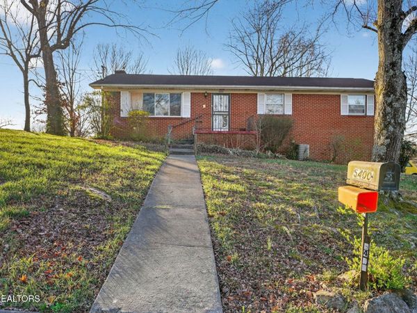 5400 Springplace Circle, Knoxville, TN 37924