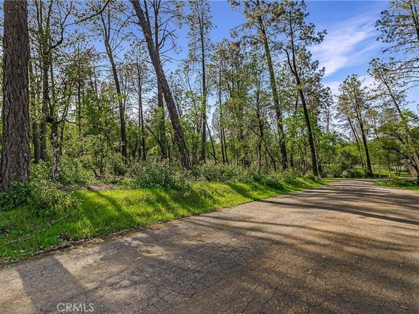 9200 Silver King Road, Redding, CA 96001