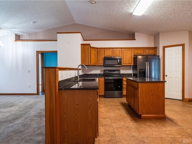 6350 Charlotte Court, Huber Heights, OH 45424 Photo 12