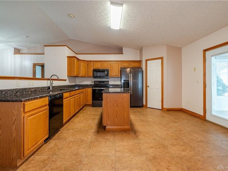 6350 Charlotte Court, Huber Heights, OH 45424 Photo 13