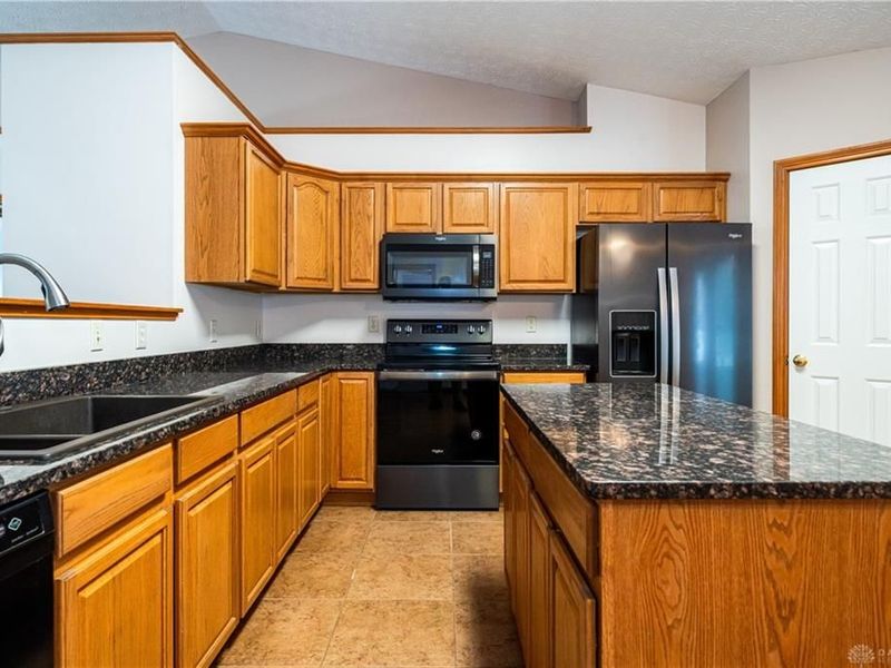 6350 Charlotte Court, Huber Heights, OH 45424 Photo 15