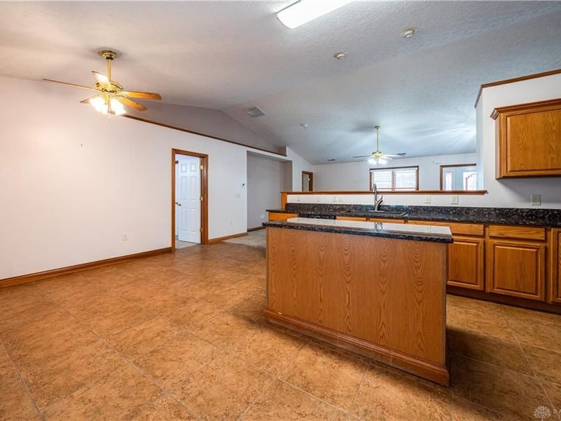 6350 Charlotte Court, Huber Heights, OH 45424 Photo 17