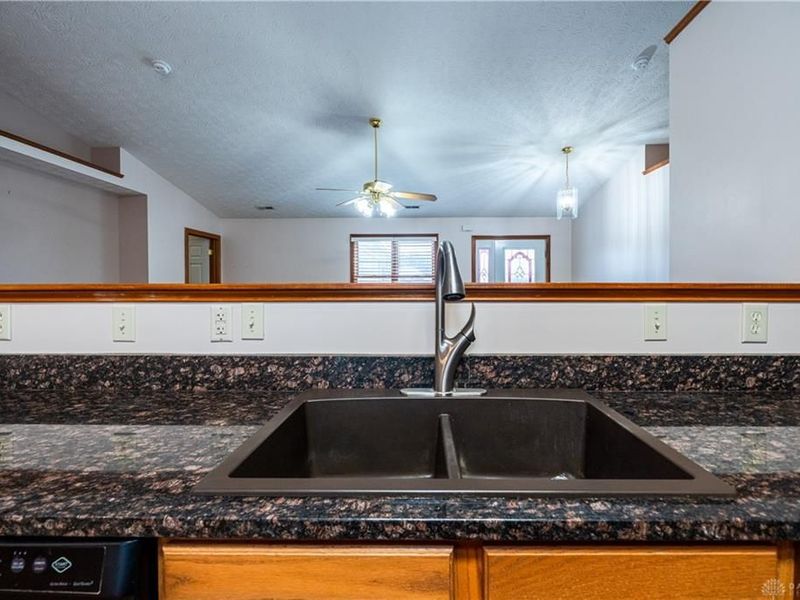 6350 Charlotte Court, Huber Heights, OH 45424 Photo 19