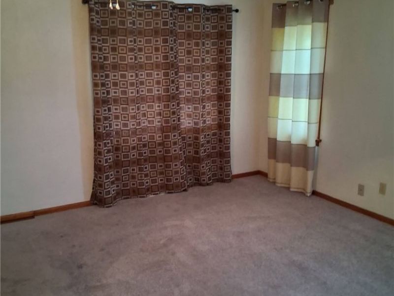 3058 Dayton Avenue , Lorain, OH 44055 Photo 5