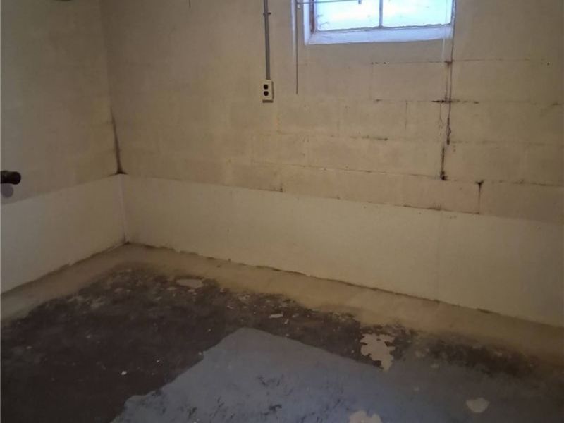 3058 Dayton Avenue , Lorain, OH 44055 Photo 8