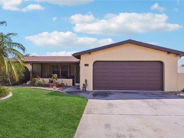 1116 SE 30th TER , CAPE CORAL, FL 33904