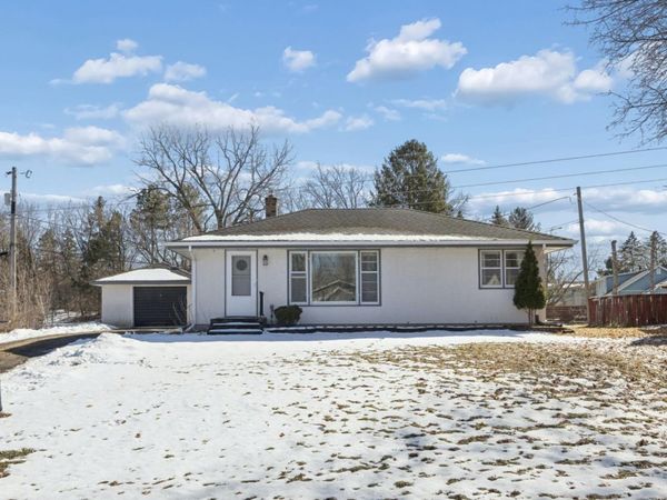 1206 Oakcrest Avenue, Roseville, MN 55113