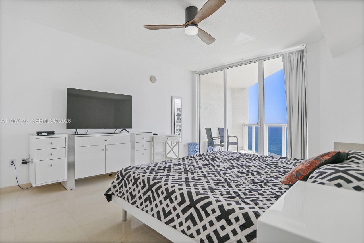 16699 Collins Ave, Unit 2709, Sunny Isles Beach, FL 33160 Photo