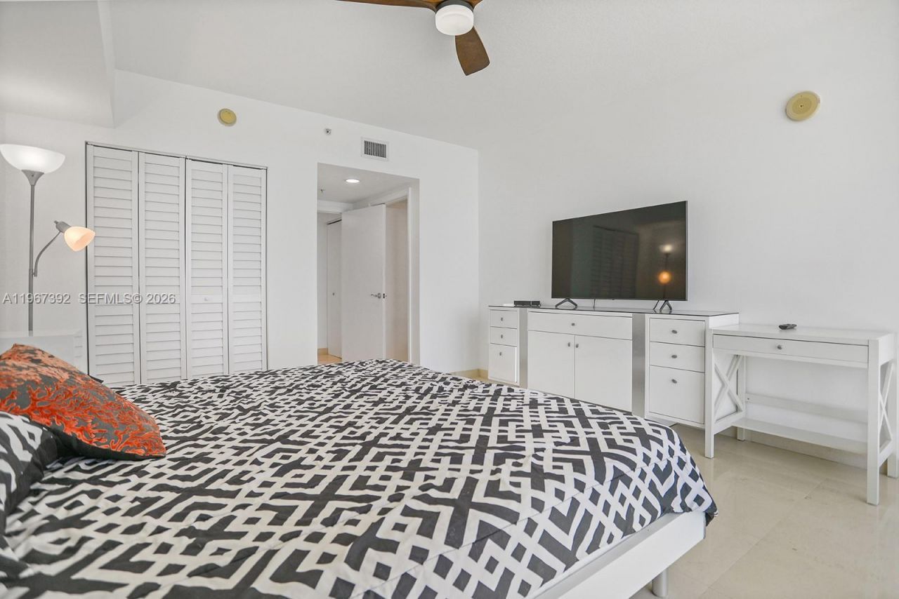 16699 Collins Ave, Unit 2709, Sunny Isles Beach, FL 33160 Photo