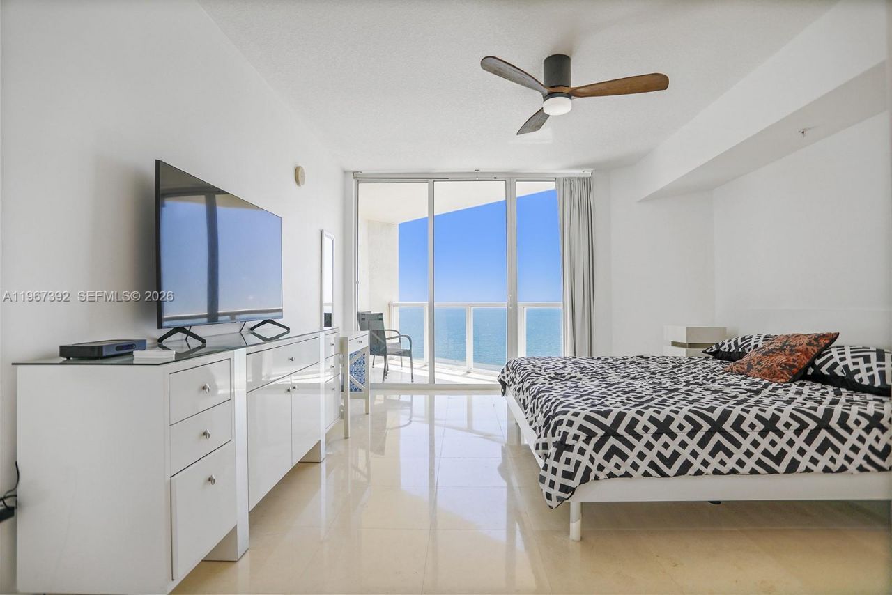 16699 Collins Ave, Unit 2709, Sunny Isles Beach, FL 33160 Photo