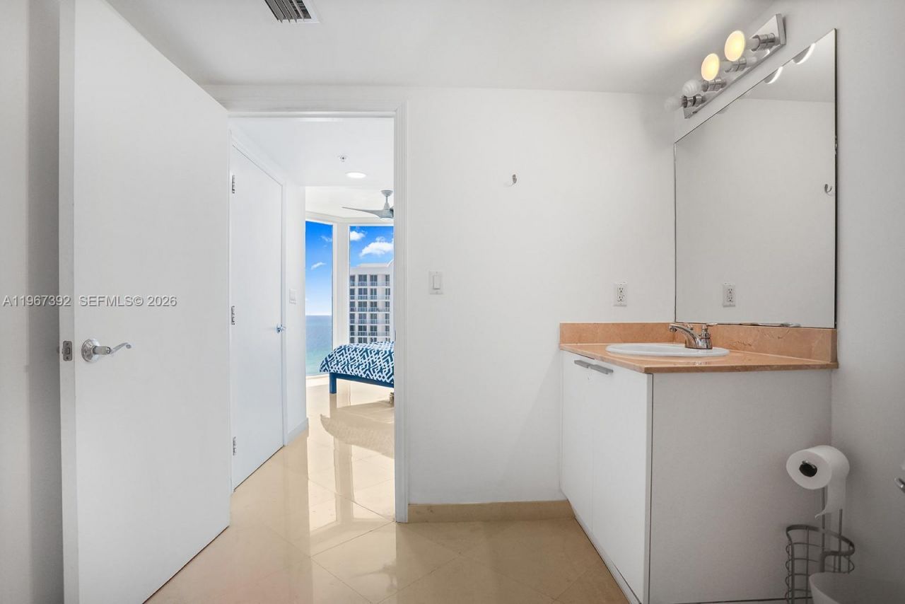 16699 Collins Ave, Unit 2709, Sunny Isles Beach, FL 33160 Photo
