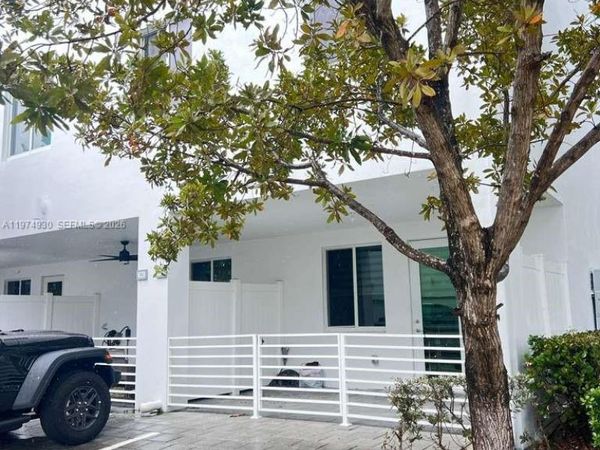 10229 NW 64th Ter , Unit 101, Doral, FL 33178