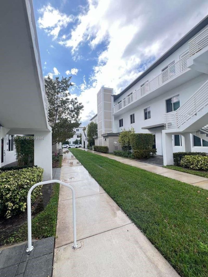 10229 NW 64th Ter , Unit 101, Doral, FL 33178 Photo