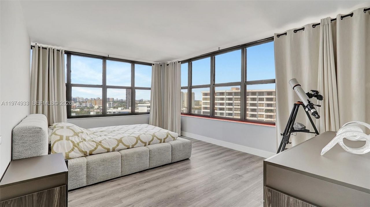 2500 Parkview Dr , Unit 1914, Hallandale Beach, FL 33009 Photo