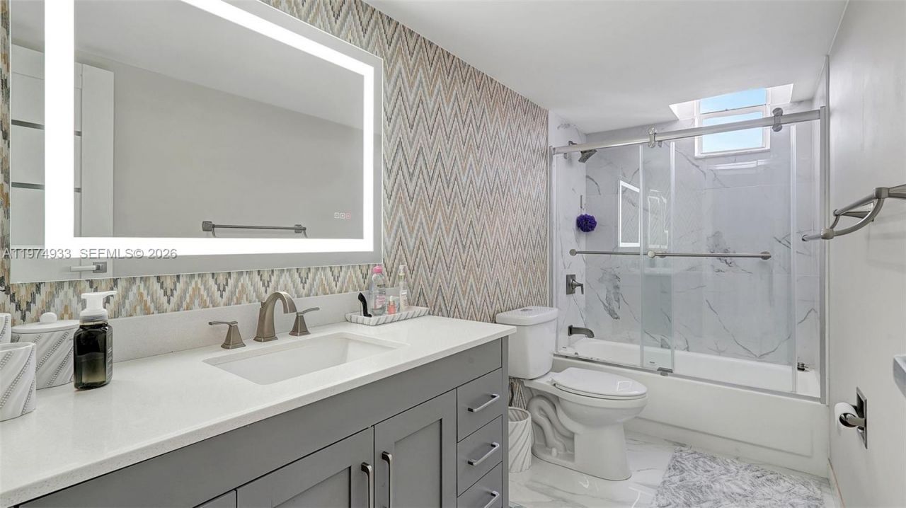 2500 Parkview Dr , Unit 1914, Hallandale Beach, FL 33009 Photo