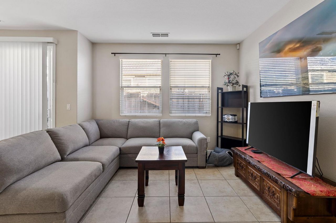 7525 Eldred Way, Sacramento, CA 95829 Photo