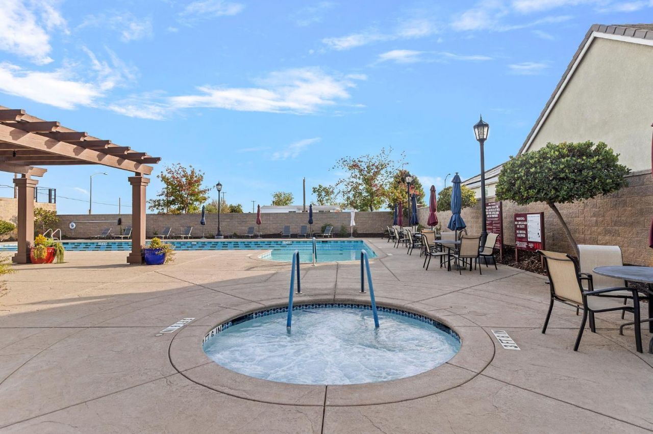 7525 Eldred Way, Sacramento, CA 95829 Photo