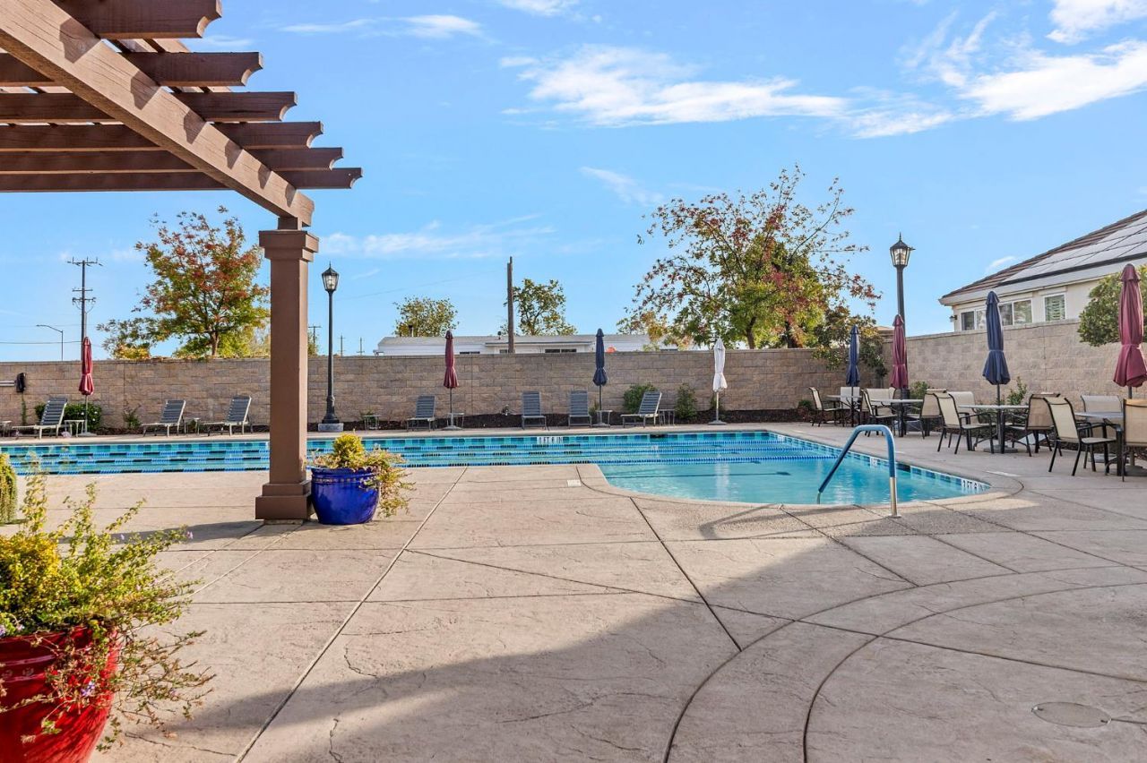 7525 Eldred Way, Sacramento, CA 95829 Photo