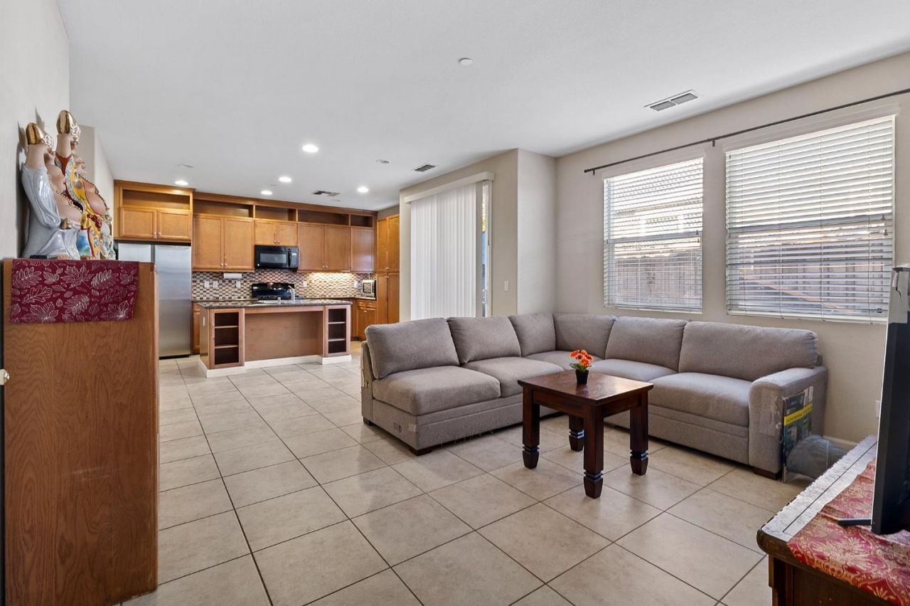 7525 Eldred Way, Sacramento, CA 95829 Photo