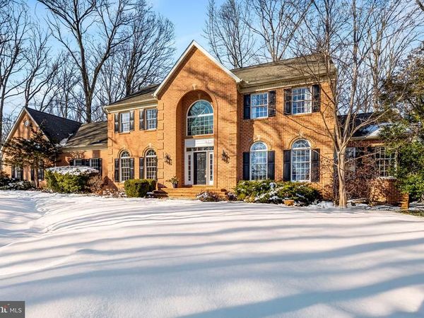 8 HENDERSON HILL COURT, MONKTON, MD 21111