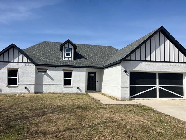 700 Hillburn Drive , West Tawakoni, TX 75474