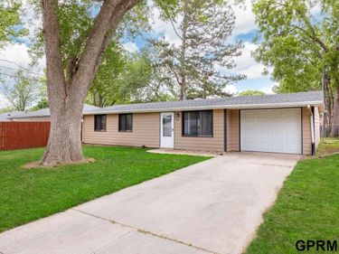 1921 Donald Street , Lincoln, NE 68505
