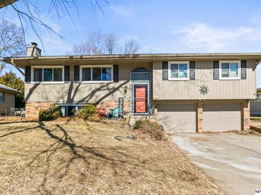 13424 Montclair Drive, Omaha, NE 68144