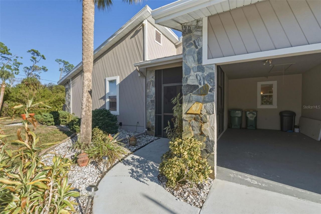 643 Blue Lane Nw, Port Charlotte, FL 33952 Photo