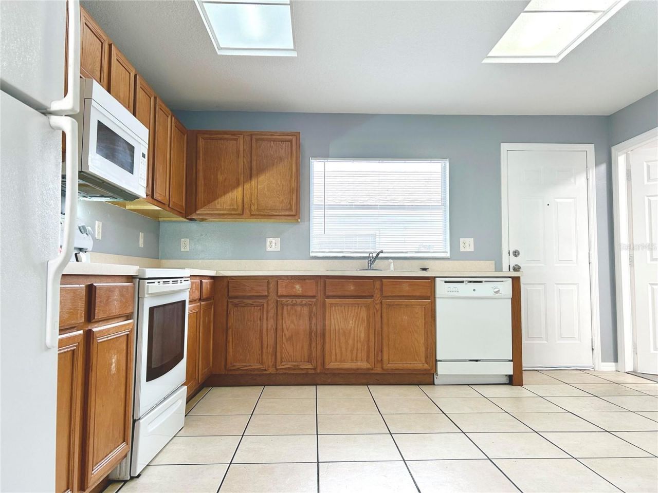 3808 E Osborne Avenue , Tampa, FL 33610 Photo