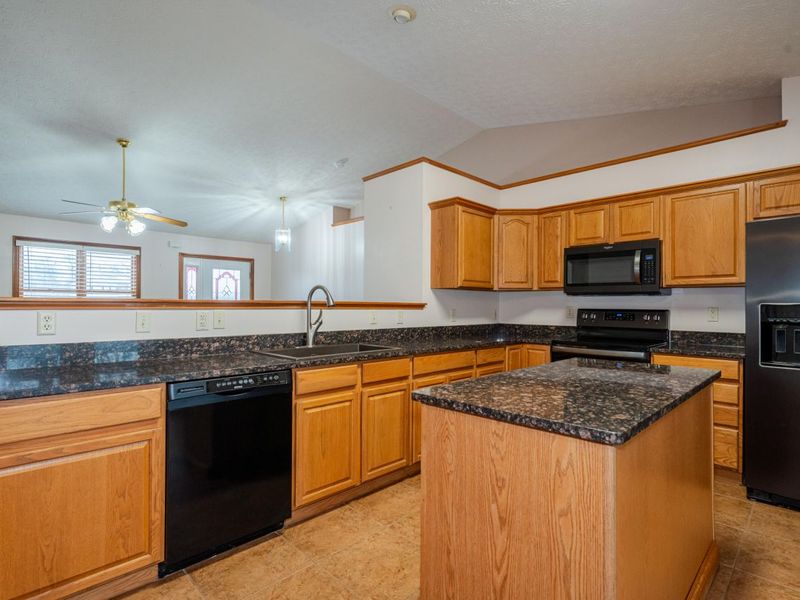 6350 Charlotte Court, Huber Heights, OH 45424 Photo 14