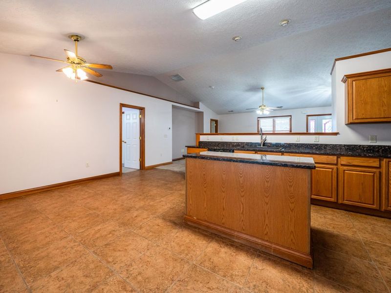 6350 Charlotte Court, Huber Heights, OH 45424 Photo 17