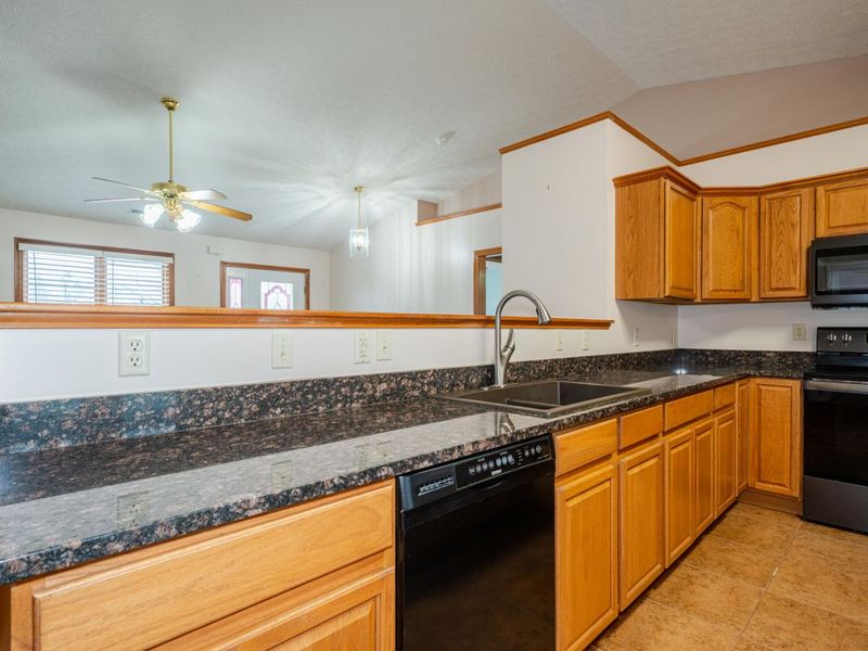 6350 Charlotte Court, Huber Heights, OH 45424 Photo 18