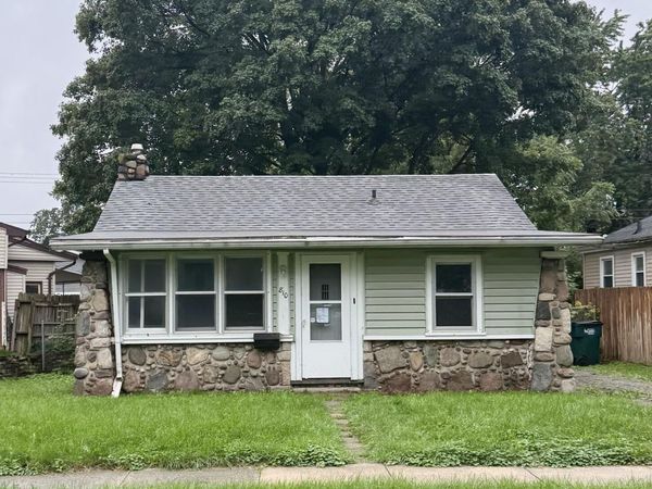 810 Fenton Street, Lansing, MI 48910